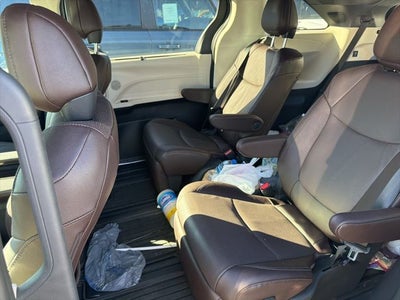 2024 Toyota Sienna Platinum 7 Passenger