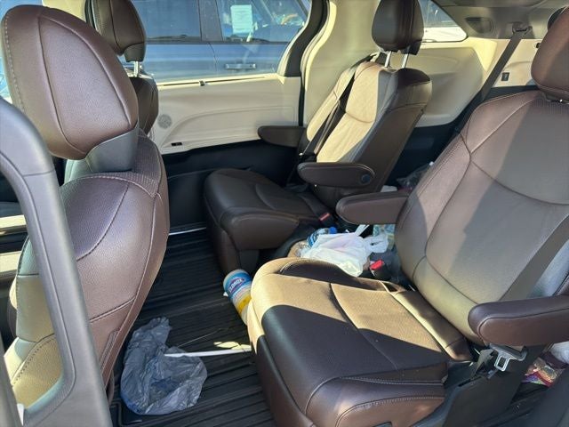 2024 Toyota Sienna Platinum 7 Passenger