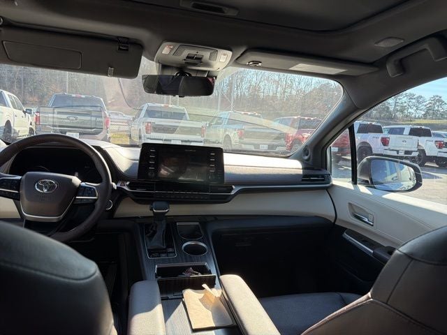 2024 Toyota Sienna Platinum 7 Passenger