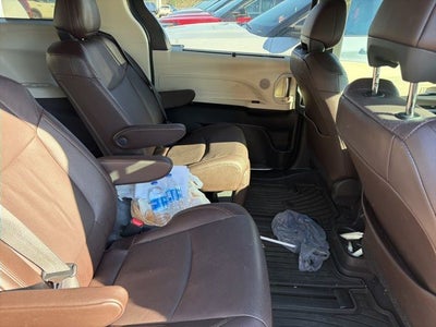 2024 Toyota Sienna Platinum 7 Passenger
