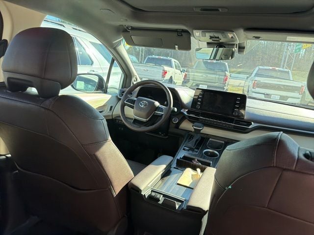2024 Toyota Sienna Platinum 7 Passenger