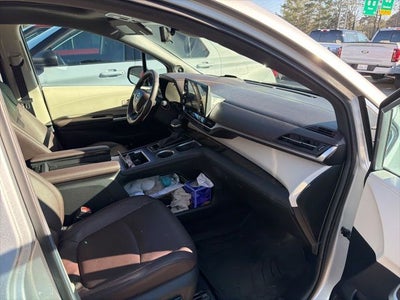 2024 Toyota Sienna Platinum 7 Passenger