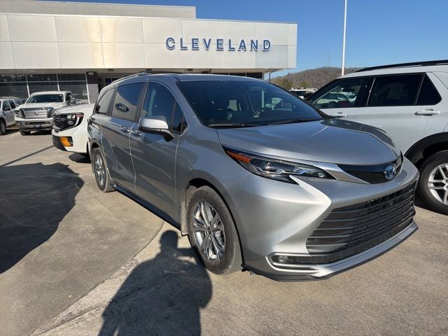 2024 Toyota Sienna Platinum 7 Passenger