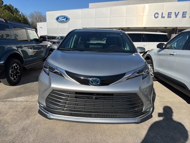 2024 Toyota Sienna Platinum 7 Passenger