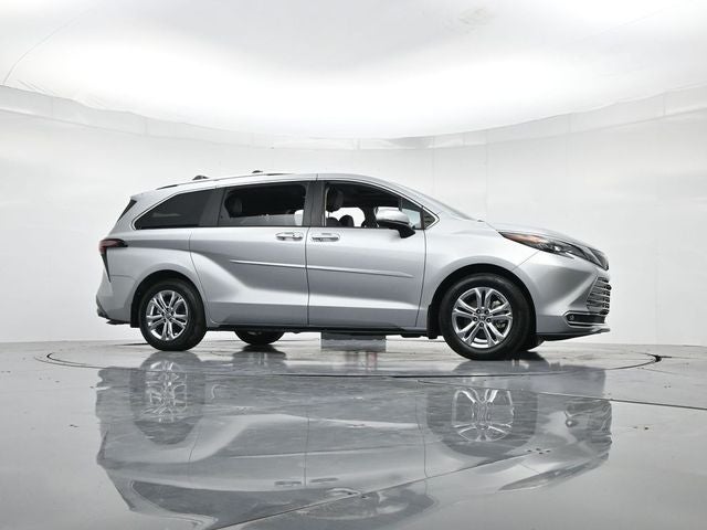 2024 Toyota Sienna Platinum 7 Passenger