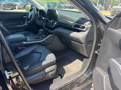 2024 Toyota Highlander XLE