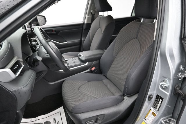 2025 Toyota Highlander LE