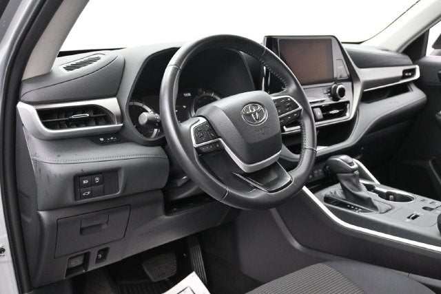 2025 Toyota Highlander LE