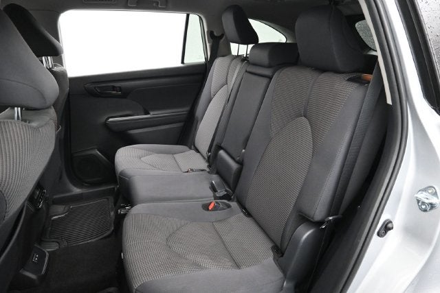 2025 Toyota Highlander LE