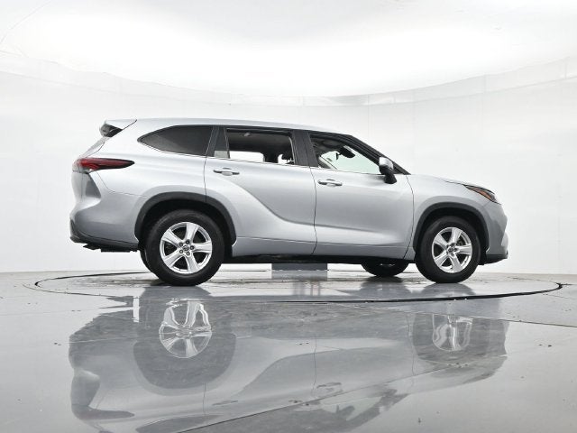 2025 Toyota Highlander LE