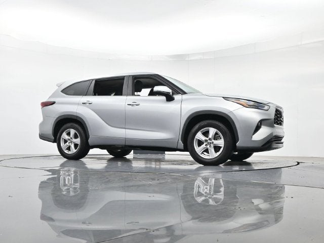 2025 Toyota Highlander LE