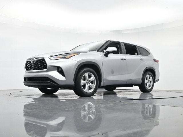2025 Toyota Highlander LE