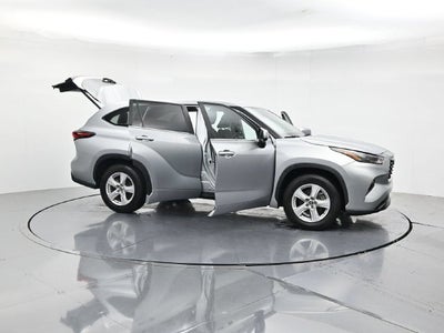 2025 Toyota Highlander LE