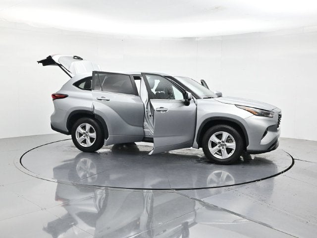 2025 Toyota Highlander LE