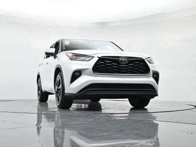 2024 Toyota Highlander LE