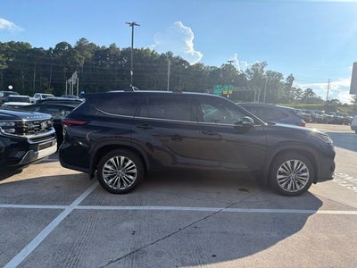 2024 Toyota Highlander Platinum