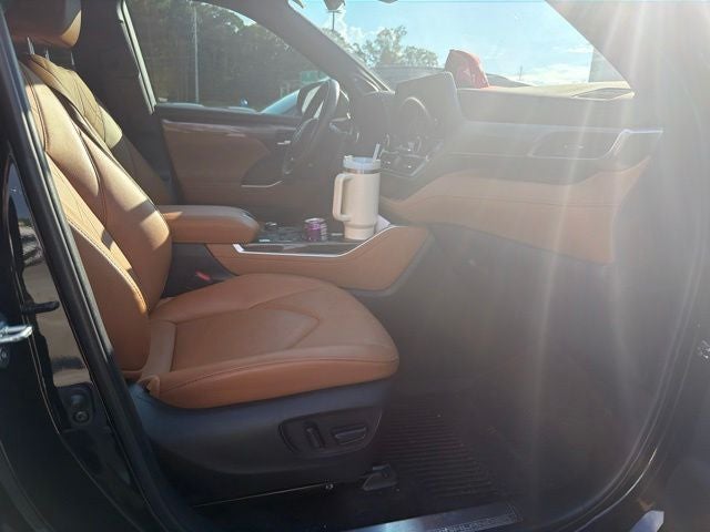 2024 Toyota Highlander Platinum