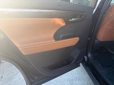 2024 Toyota Highlander Platinum
