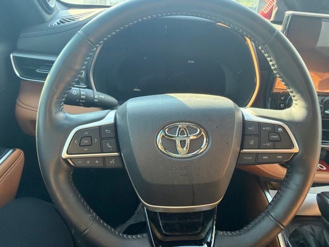 2024 Toyota Highlander Platinum