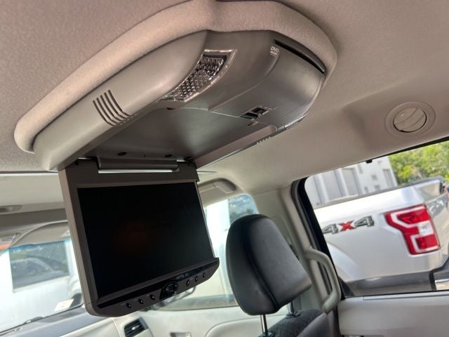 2013 Toyota Sienna SE 8 Passenger