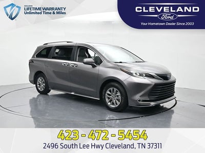2024 Toyota Sienna XLE