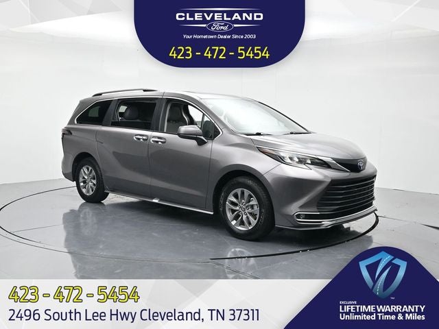 2024 Toyota Sienna XLE