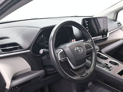 2024 Toyota Sienna XLE
