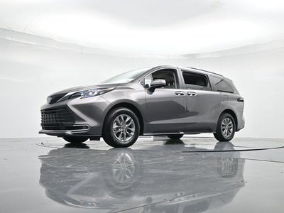 2024 Toyota Sienna XLE