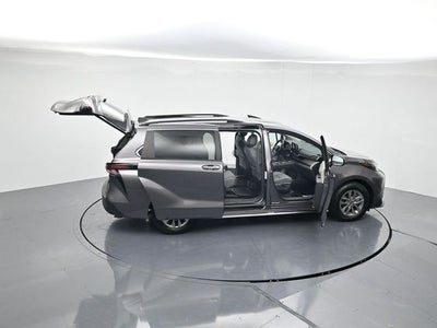 2024 Toyota Sienna XLE