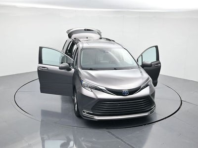 2024 Toyota Sienna XLE