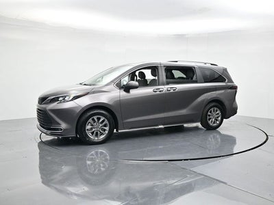 2024 Toyota Sienna XLE