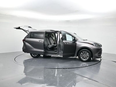 2024 Toyota Sienna XLE