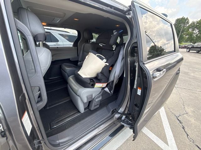 2021 Toyota Sienna Limited 7 Passenger