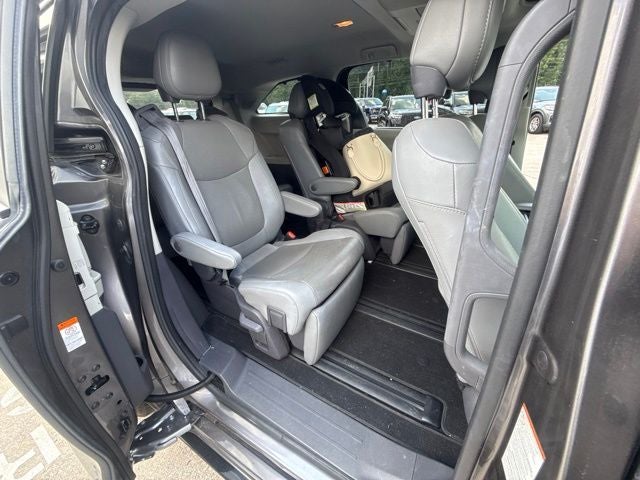 2021 Toyota Sienna Limited 7 Passenger