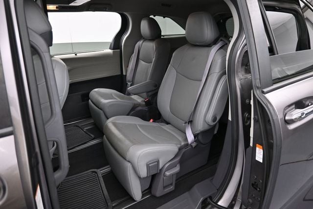 2021 Toyota Sienna Limited 7 Passenger