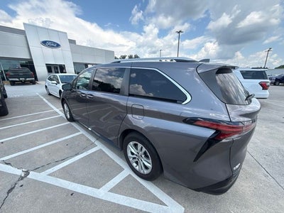2021 Toyota Sienna Limited 7 Passenger
