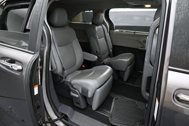 2021 Toyota Sienna Limited 7 Passenger
