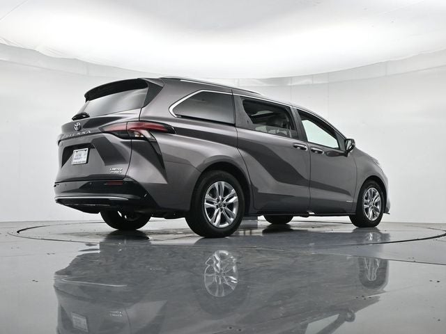 2021 Toyota Sienna Limited 7 Passenger