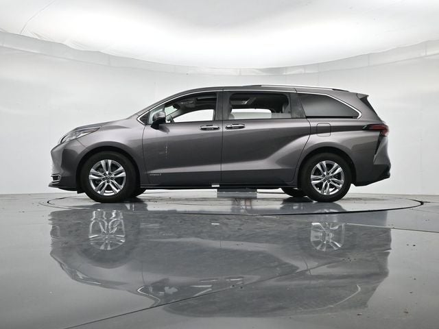 2021 Toyota Sienna Limited 7 Passenger