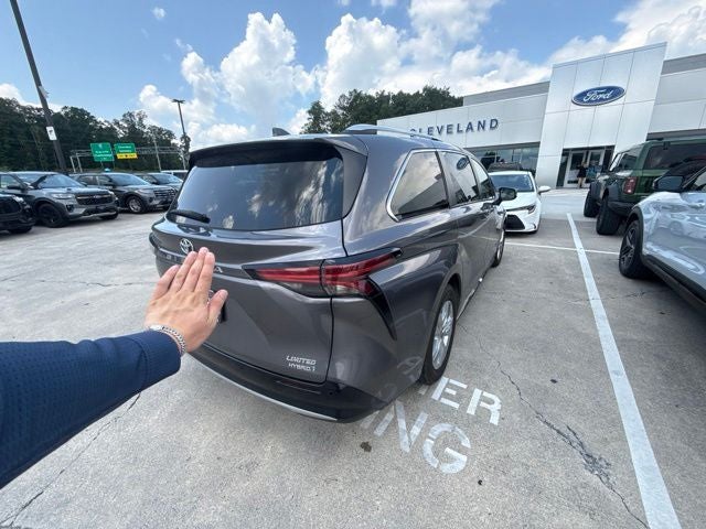 2021 Toyota Sienna Limited 7 Passenger