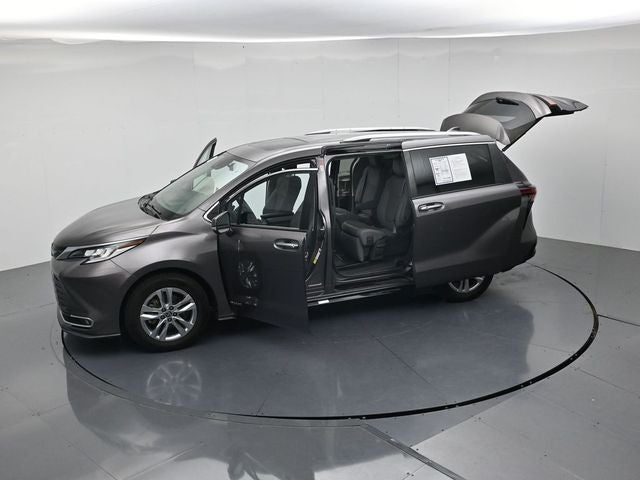 2021 Toyota Sienna Limited 7 Passenger