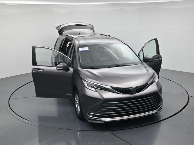 2021 Toyota Sienna Limited 7 Passenger