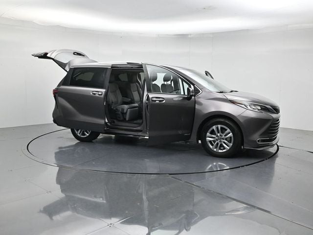 2021 Toyota Sienna Limited 7 Passenger
