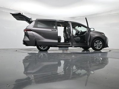 2021 Toyota Sienna Limited 7 Passenger