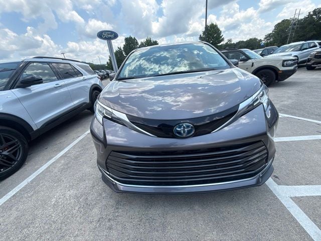 2021 Toyota Sienna Limited 7 Passenger
