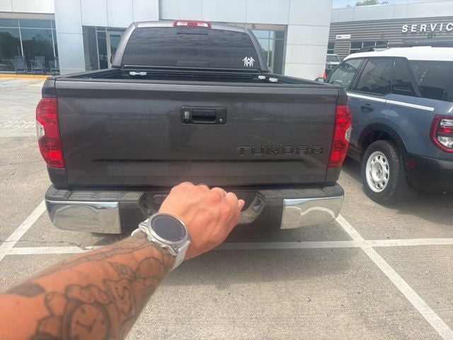 2014 Toyota Tundra SR5