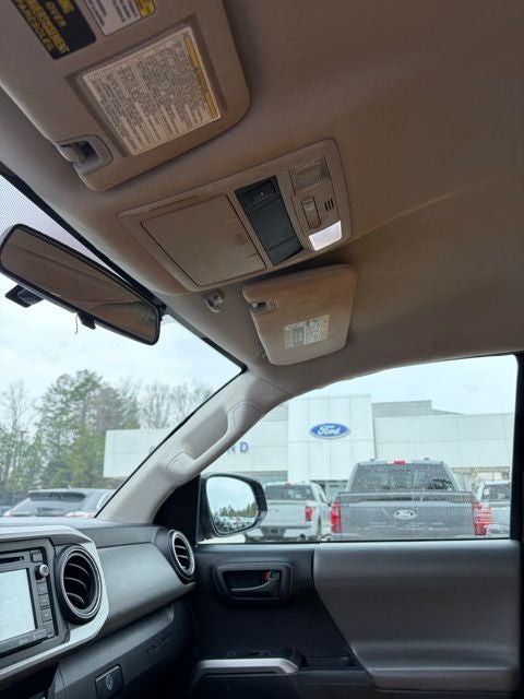 2016 Toyota Tacoma SR5