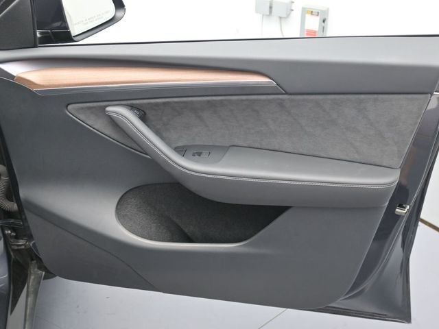 2024 Tesla Model Y Performance