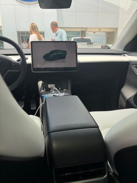 2024 Tesla Model Y Performance