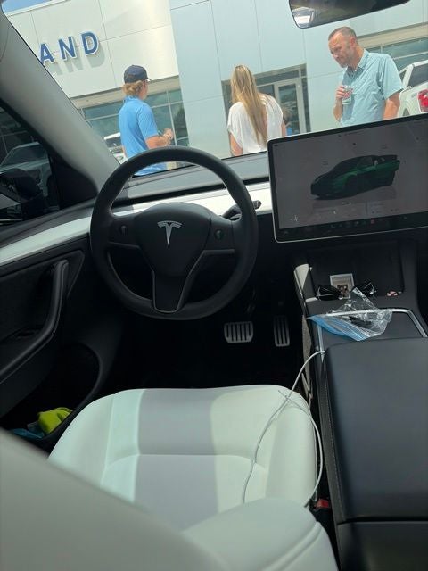 2024 Tesla Model Y Performance